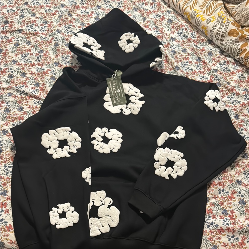 DENIM TEAR New Size XL Black Hoodie with White Floral Design